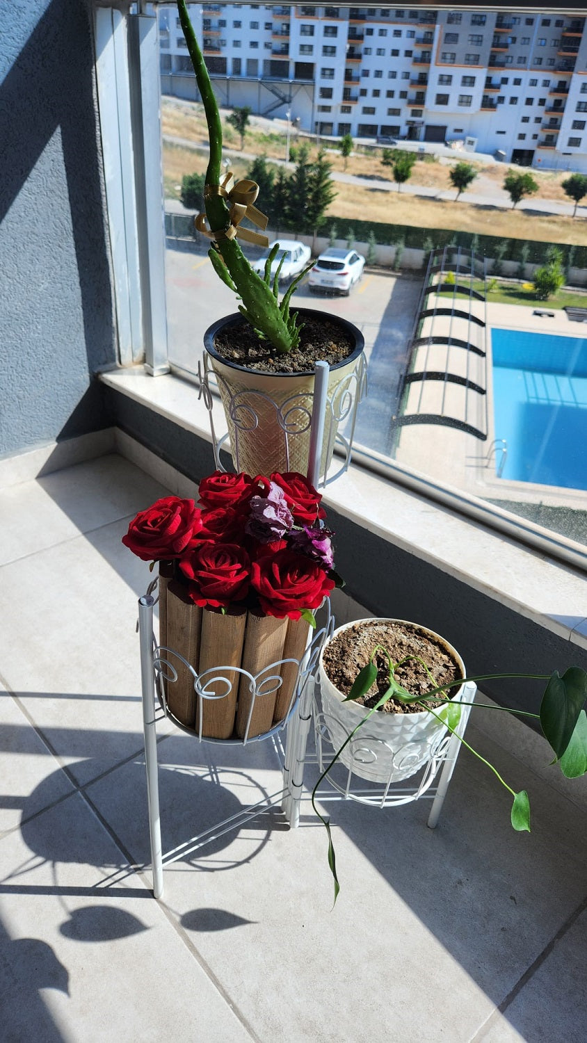 Beyaz 3 Hazneli Metal Bitki Standı / Çiçeklik - 18 cm Saksı Uyumlu